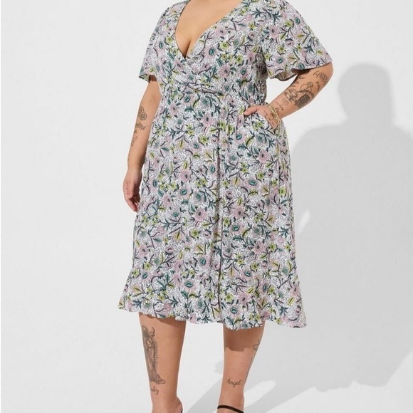 Torrid Midi Swiss Dot Flutter Sleeve Wrap Dress Size Large - Picture 1 of 6